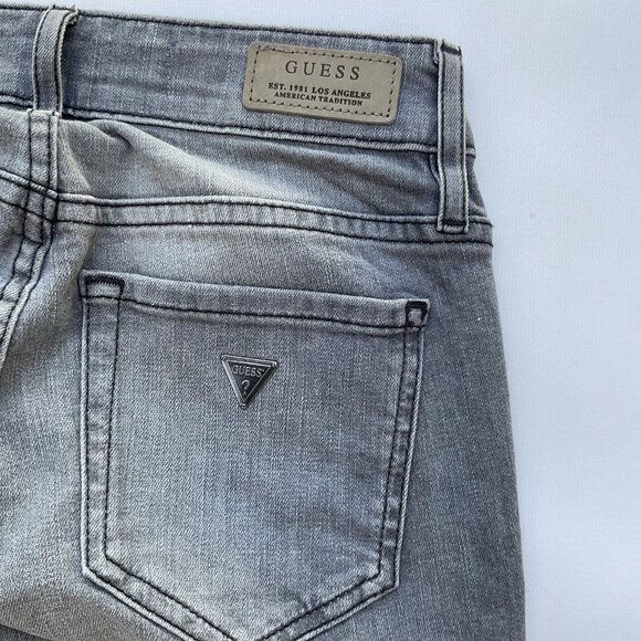 Guess Mid Rise Power Curvy Skinny Jeans In Create Wash Size 24 - Picture 11 of 11